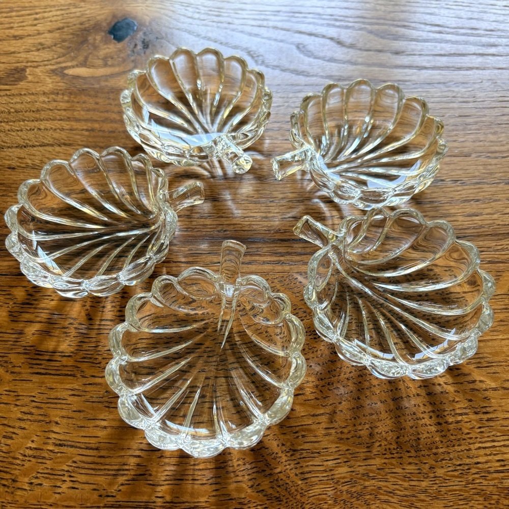 Vintage Heisey Crystolite Clear Glass Leaf Dishes - Set of 5- ~3x3 inches - Picture 3 of 10